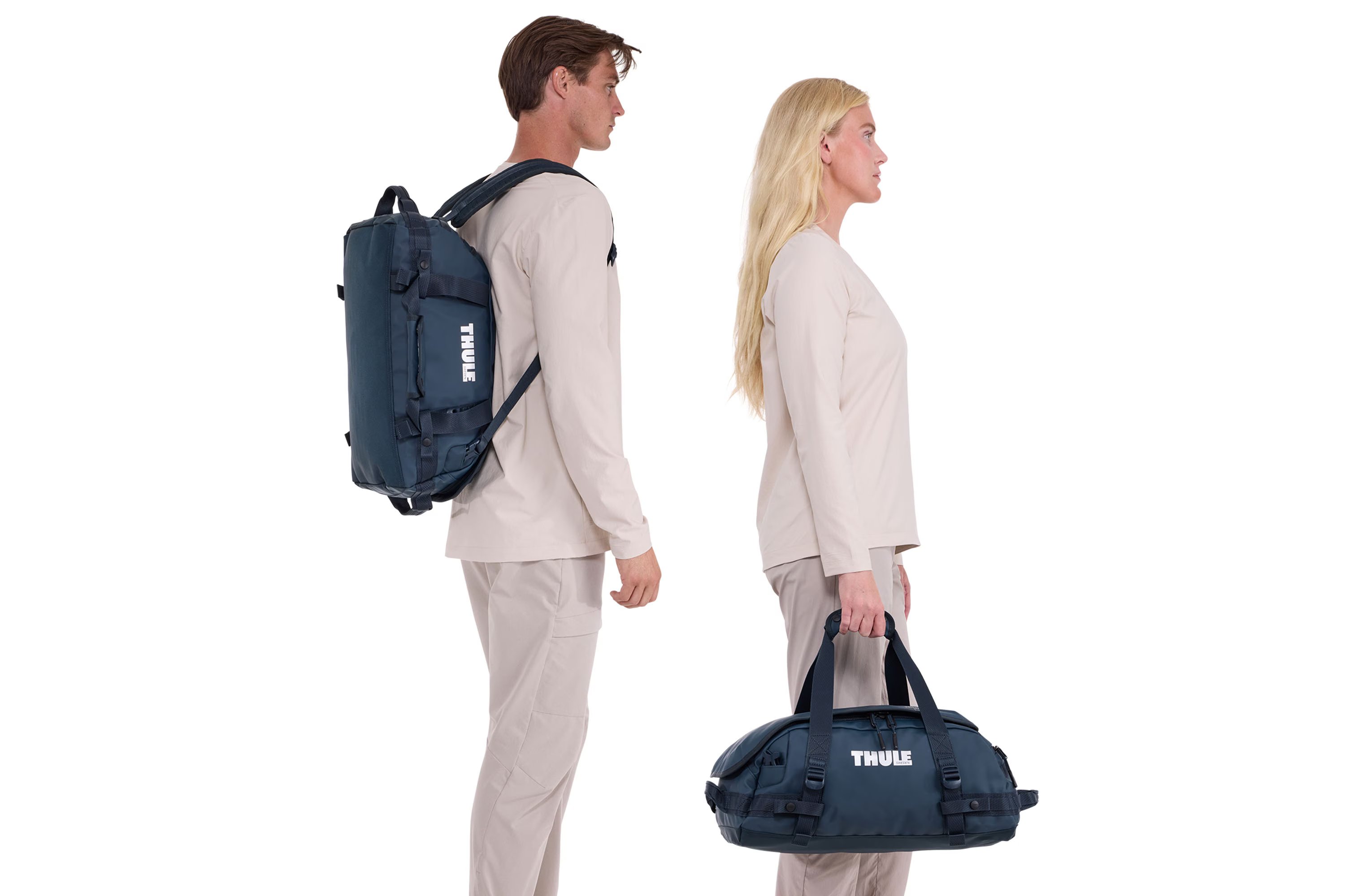 Thule 5586 Chasm 30L duffel bag darkest blue