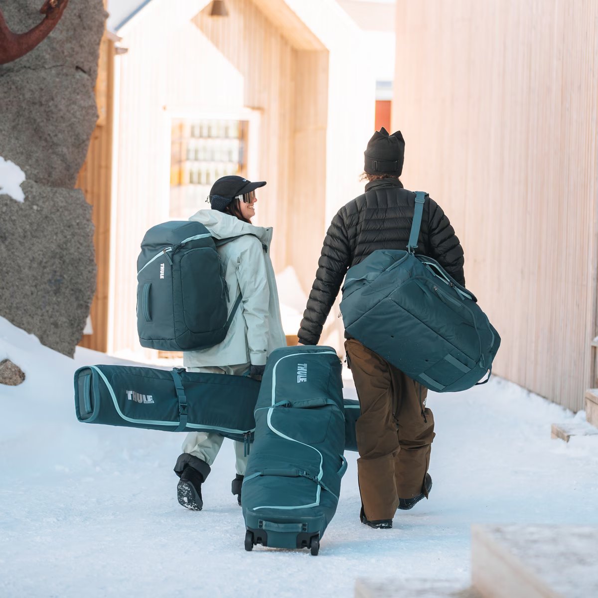 Thule 5160 Roundtrip Ski and Snowboard Duffel 80L Black