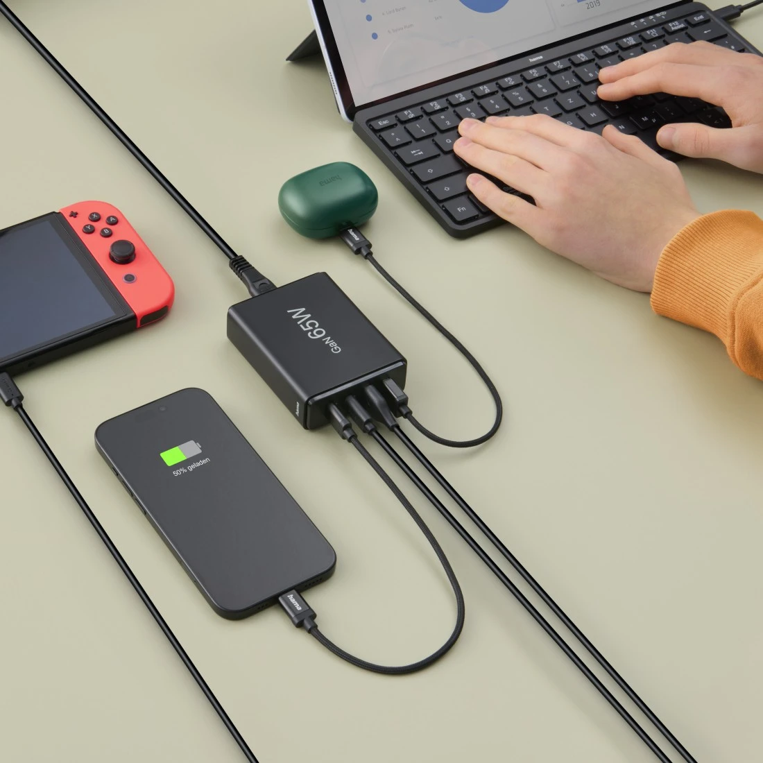 Hama 00201979 Charging Station With USB-C/USB-A 65 W Black