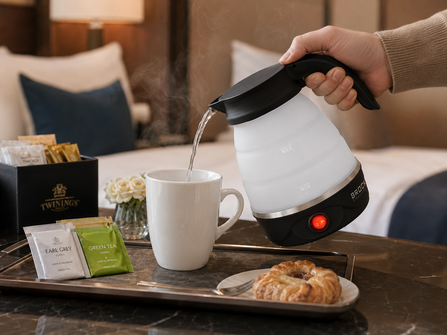 Brock WK 0904 BK Foldable Travel Kettle 0,5L 500W, Black/White